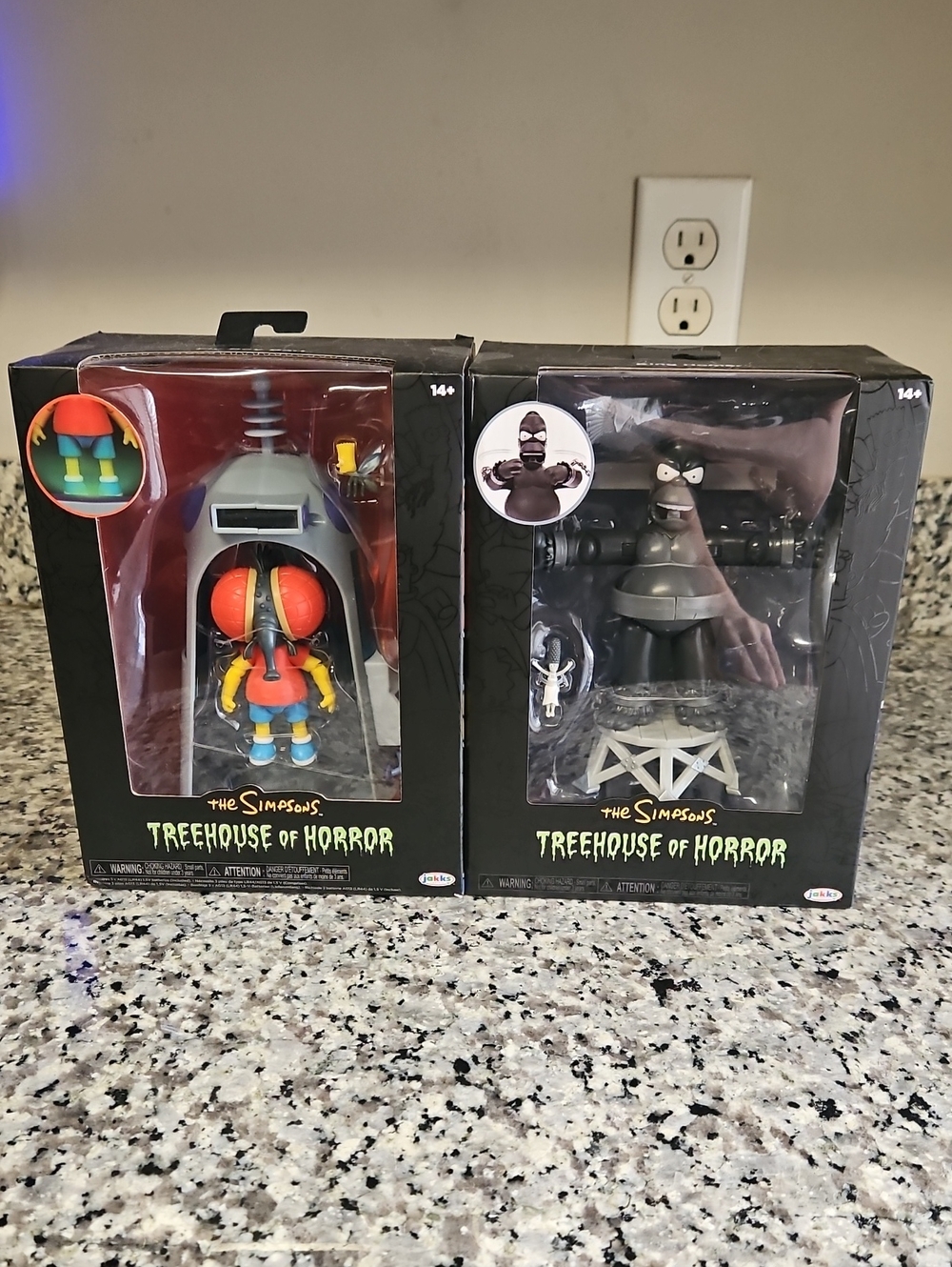 Jakks Pacific The Simpsons Treehouse of Horror Fly Boy Bart & King Homer Figures